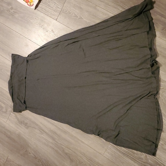LuLaRoe Dresses & Skirts - LuLaRoe Gray long skirt size large